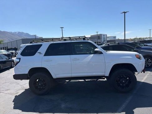 Used 2016 Toyota 4Runner SR5 AWD/4WD image 10