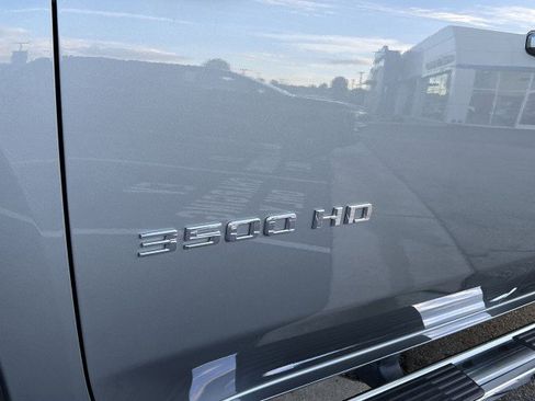 Used 2024 Chevrolet Silverado 3500 LT w/ Convenience Package image 32