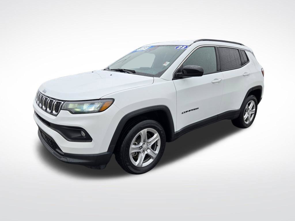 Used 2023 Jeep Compass Latitude w/ Mopar Graphics Package AWD/4WD image 8