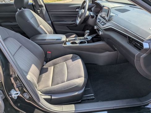 Used 2024 Nissan Altima 2.5 SV image 35