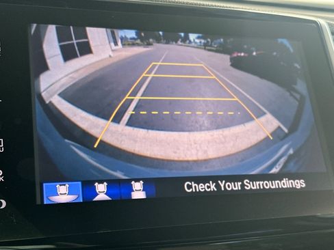 Used 2016 Honda Pilot Touring image 25