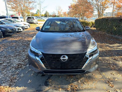 New 2025 Nissan Sentra SV image 2