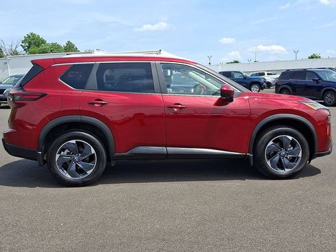 Certified 2025 Nissan Rogue SV w/ SV Premium Package AWD/4WD image 7
