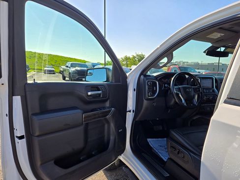 Used 2019 Chevrolet Silverado 1500 LT Trail Boss AWD/4WD image 14