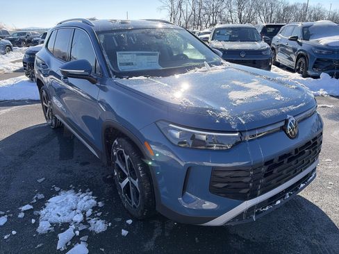 New 2026 Volkswagen Tiguan SE image 3