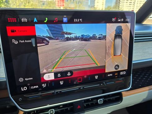 Used 2025 Volkswagen ID. Buzz Pro S Plus image 11