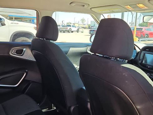 Used 2024 Kia Soul LX w/ Option Group 015 FWD image 17