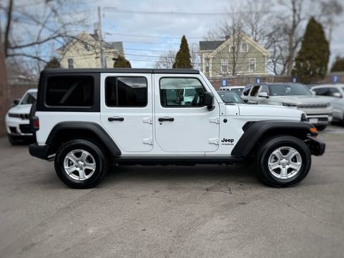 Used 2022 Jeep Wrangler Unlimited Sport image 4