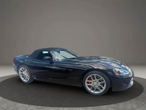 Used 2005 Dodge Viper SRT-10 RWD image 2