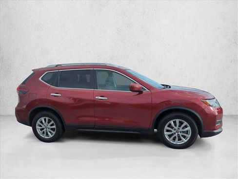Used 2018 Nissan Rogue SV FWD image 4