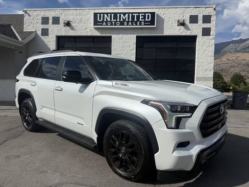 Used 2025 Toyota Sequoia Limited w/ Tow Technology Package AWD/4WD image 3