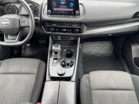 Used 2025 Nissan Rogue SV image 14