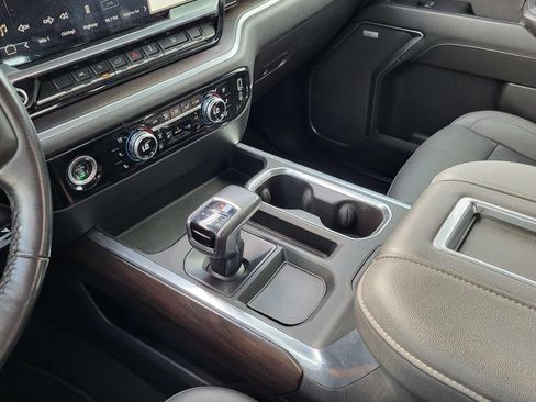 Used 2022 GMC Sierra 1500 SLT w/ SLT Convenience Package image 28