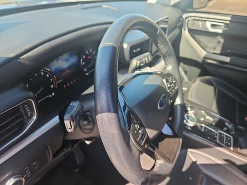 Used 2023 Ford Explorer XLT w/ Equipment Group 202A RWD image 10