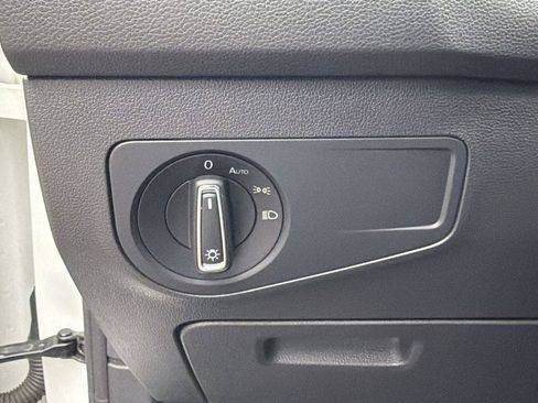Used 2022 Volkswagen Tiguan SE FWD image 25
