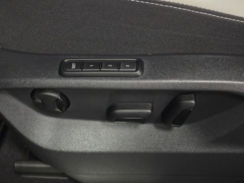 Used 2024 Volkswagen Atlas Cross Sport SEL Premium R-Line image 36