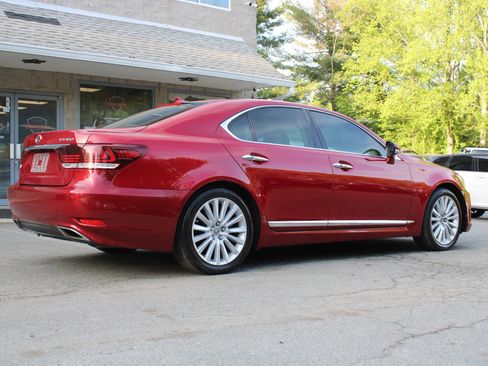 Used 2013 Lexus LS 460 w/ Comfort Pkg RWD image 6