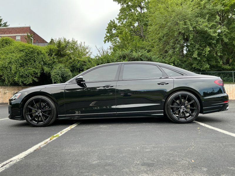 Used 2023 Audi S8 w/ S8 Comfort Plus Package AWD/4WD image 9