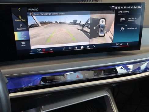 Used 2023 BMW 740i image 12