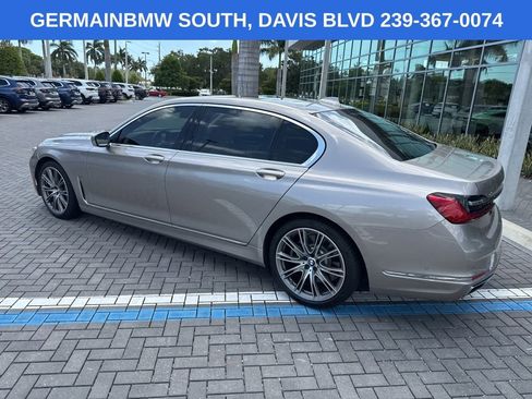 Used 2020 BMW 750i xDrive w/ Executive Package AWD/4WD image 5