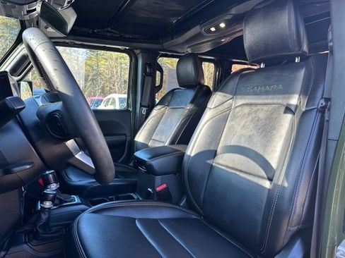 Used 2024 Jeep Wrangler Sahara image 15