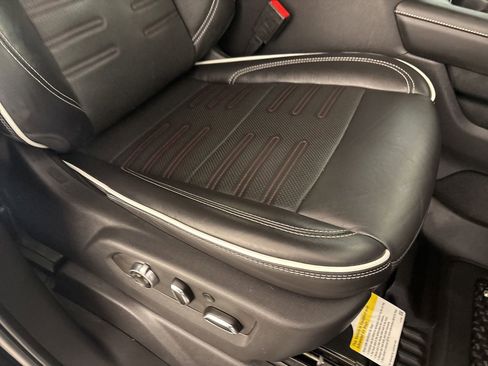 Used 2022 GMC Sierra 1500 AT4X image 29