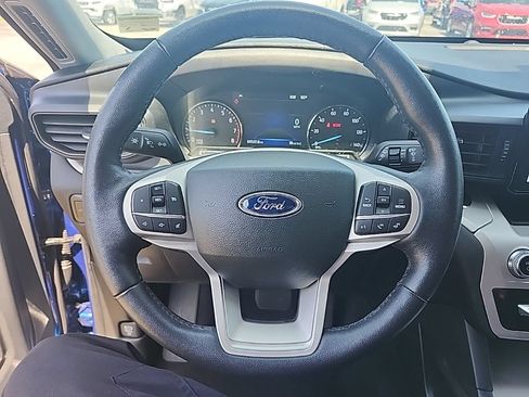 Used 2023 Ford Explorer XLT RWD image 10