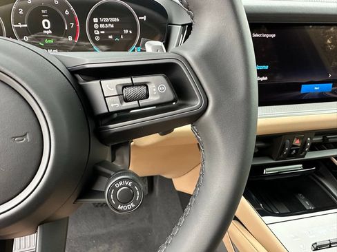Used 2026 Porsche Cayenne E-Hybrid AWD/4WD image 17
