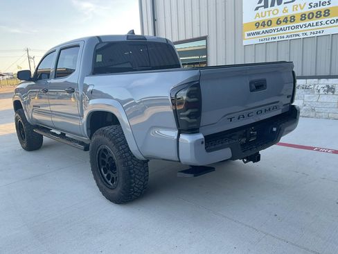 Used 2020 Toyota Tacoma TRD Sport w/ Technology Package image 6