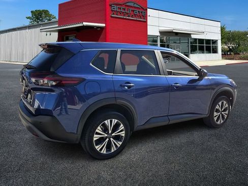 Used 2023 Nissan Rogue SV image 5