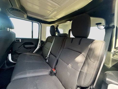 Used 2023 Jeep Wrangler Unlimited w/ Cold Weather Group image 27