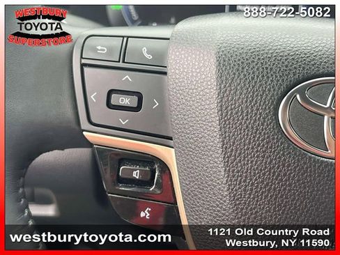 Used 2023 Toyota Crown AWD/4WD image 25