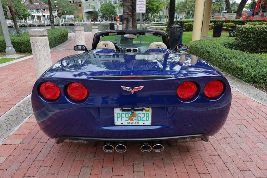 Used 2005 Chevrolet Corvette Convertible w/ Preferred Equipment Group RWD image 21