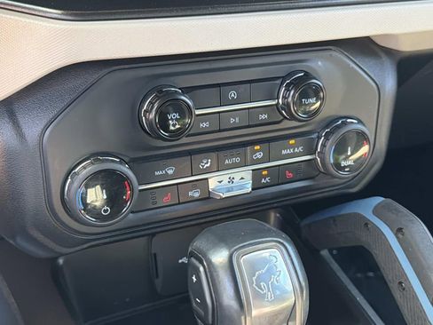 Certified 2022 Ford Bronco Wildtrak AWD/4WD image 23