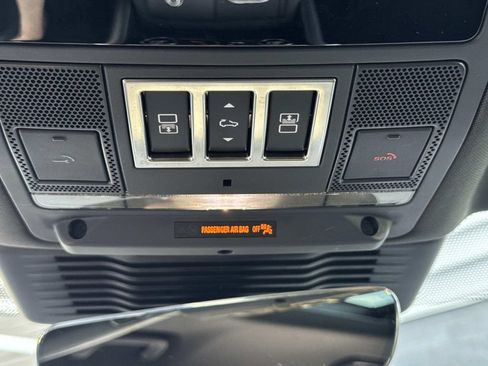 Certified 2024 Land Rover Discovery Dynamic SE AWD/4WD image 23