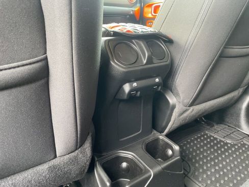 Used 2023 Jeep Gladiator Sport image 37