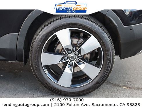 Used 2019 Volvo XC40 T5 Momentum image 10