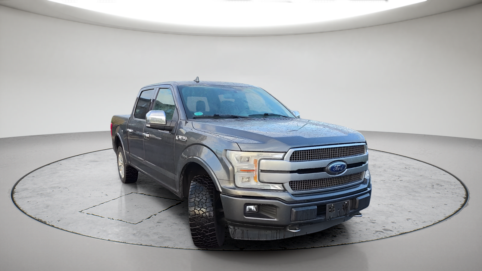 Used 2018 Ford F150 Platinum w/ Equipment Group 701A Luxury AWD/4WD image 3