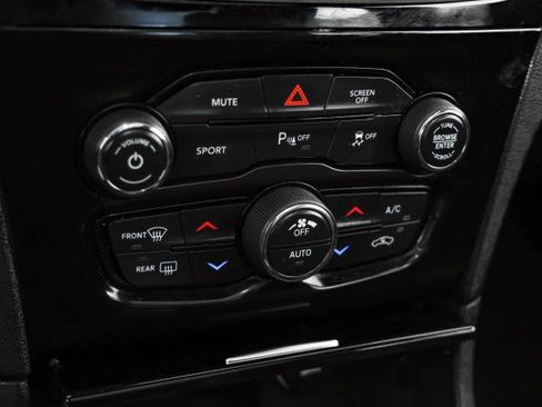 Used 2022 Chrysler 300 S image 23