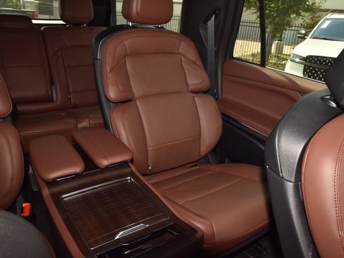 New 2025 Lincoln Navigator L Reserve image 23