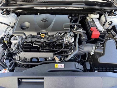 Used 2022 Toyota Camry SE FWD image 8