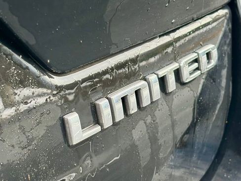 Used 2022 Jeep Grand Cherokee Limited image 16