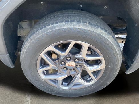 Used 2023 GMC Sierra 1500 SLT w/ SLT Premium Package image 21