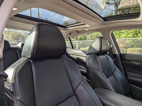 Used 2018 Nissan Maxima Platinum image 15