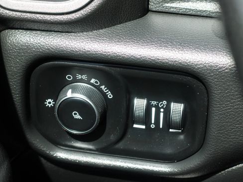 Used 2020 RAM 3500 Tradesman image 20