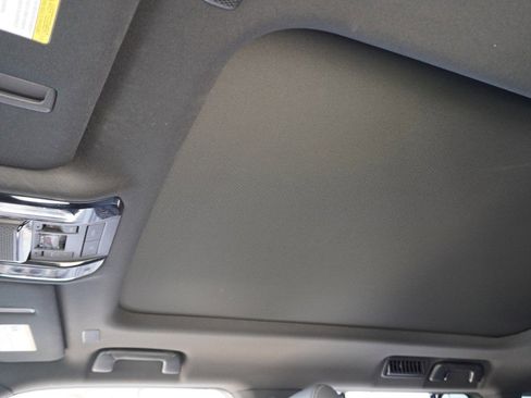 Used 2025 Lexus GX 550 w/ Accessory Package (2T) AWD/4WD image 27