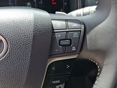 Used 2025 Toyota Camry SE FWD image 20