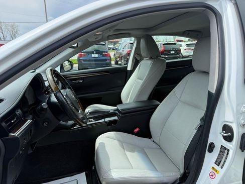 Used 2013 Lexus ES 350 w/ Luxury Pkg FWD image 9