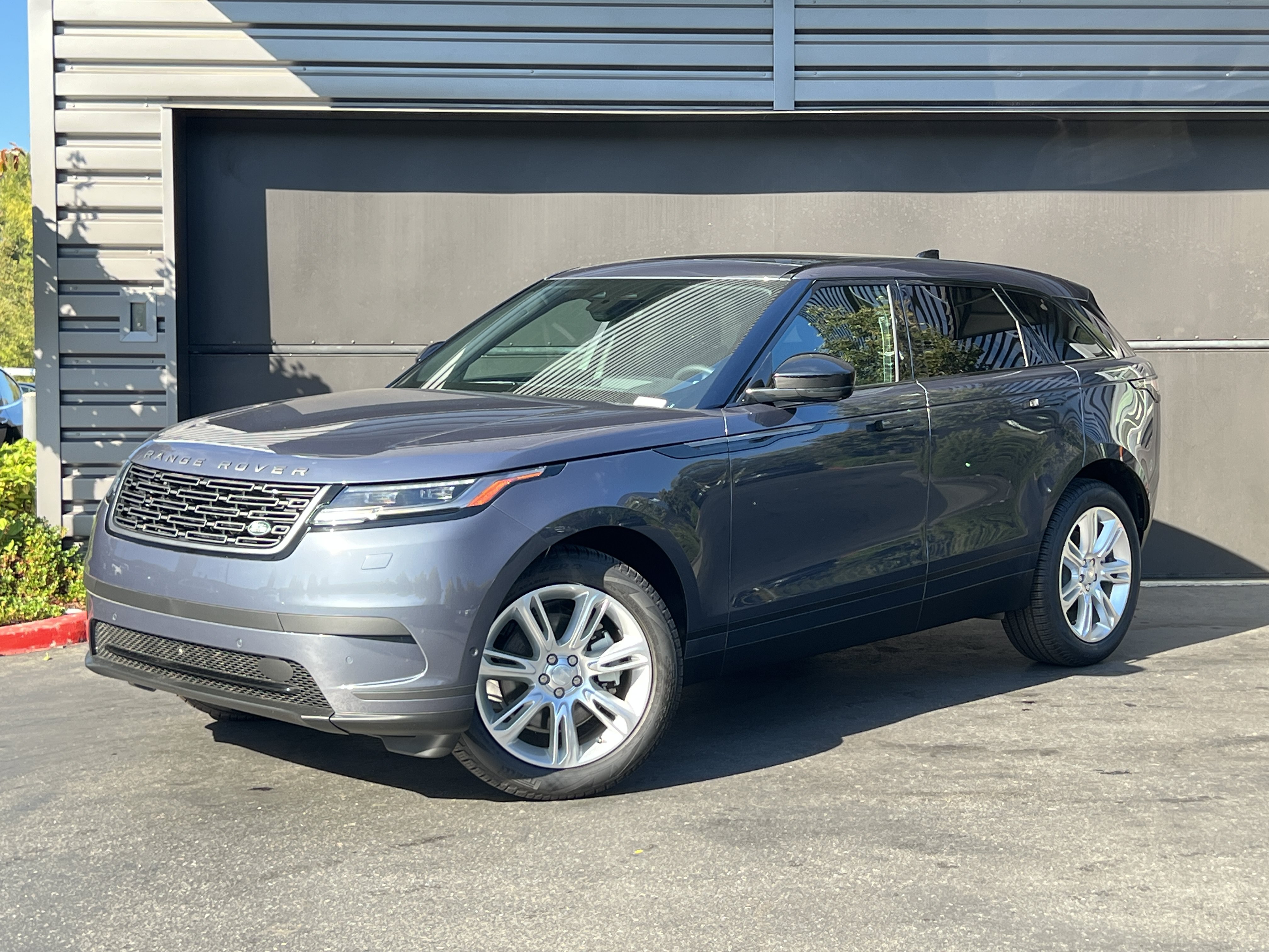 New 2025 Land Rover Range Rover Velar S AWD/4WD image 1