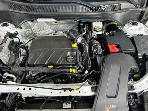 Used 2025 Chevrolet Trax LS FWD image 30